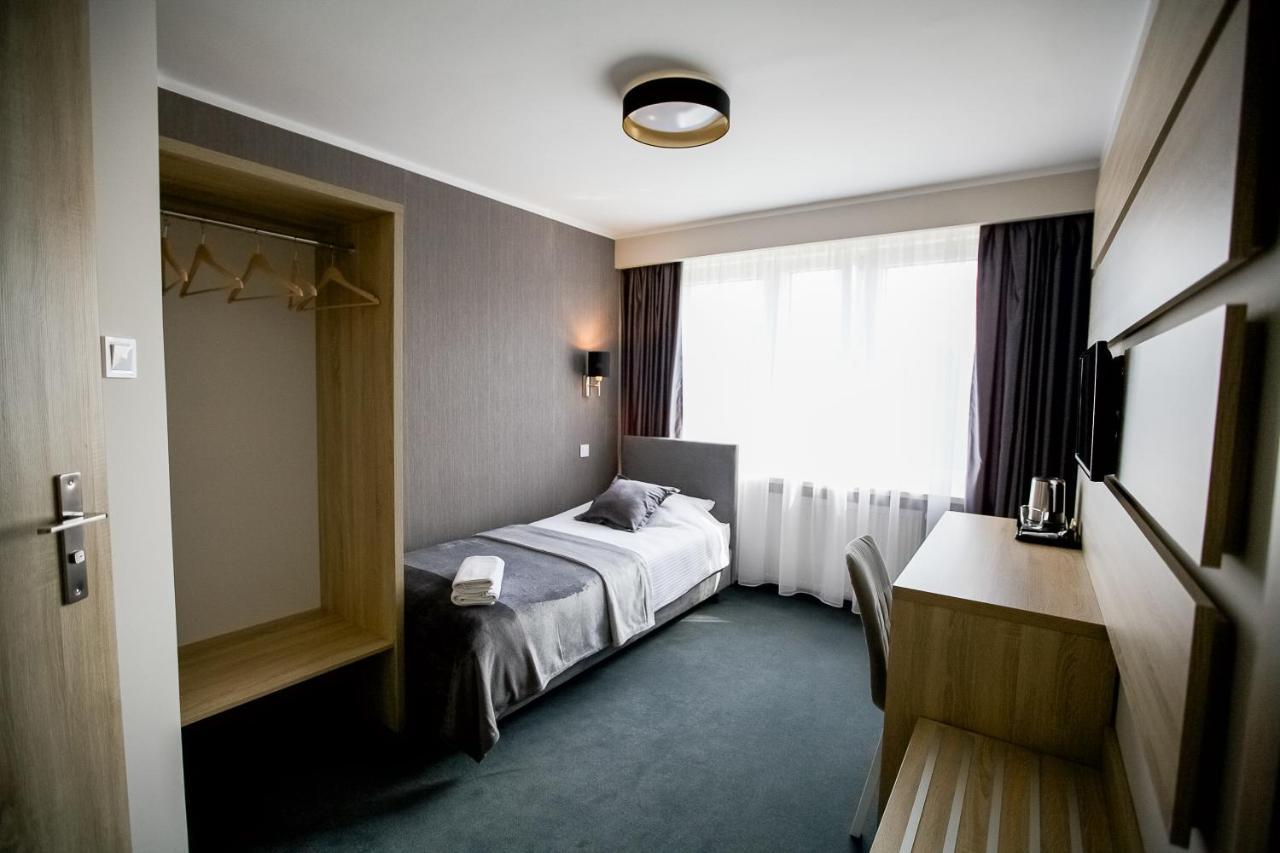 Elba Hotel Ostroleka  Eksteriør billede