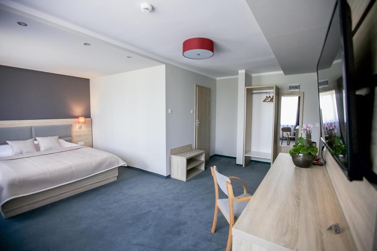 Elba Hotel Ostroleka  Eksteriør billede