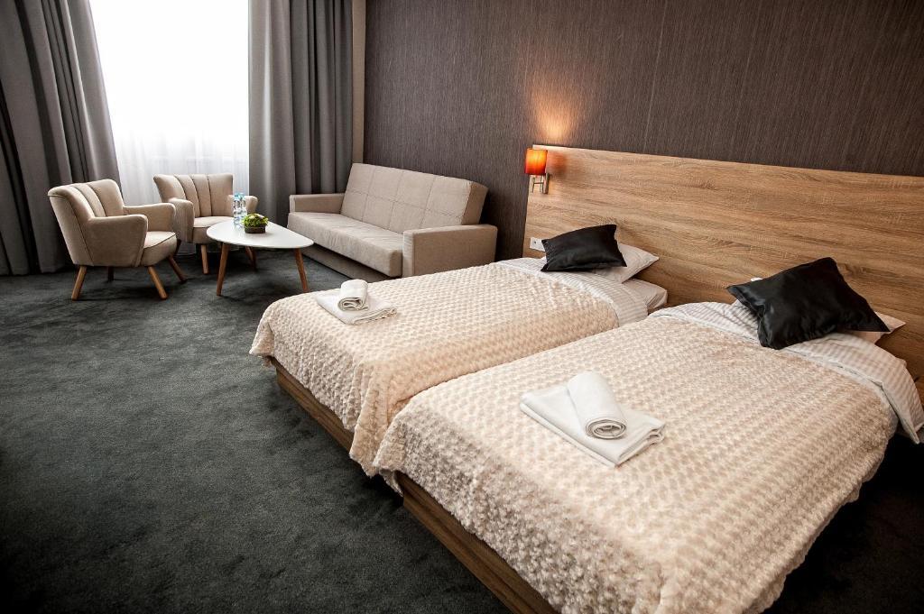 Elba Hotel Ostroleka  Eksteriør billede