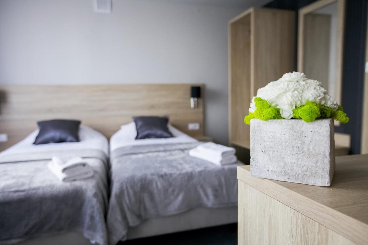 Elba Hotel Ostroleka  Eksteriør billede