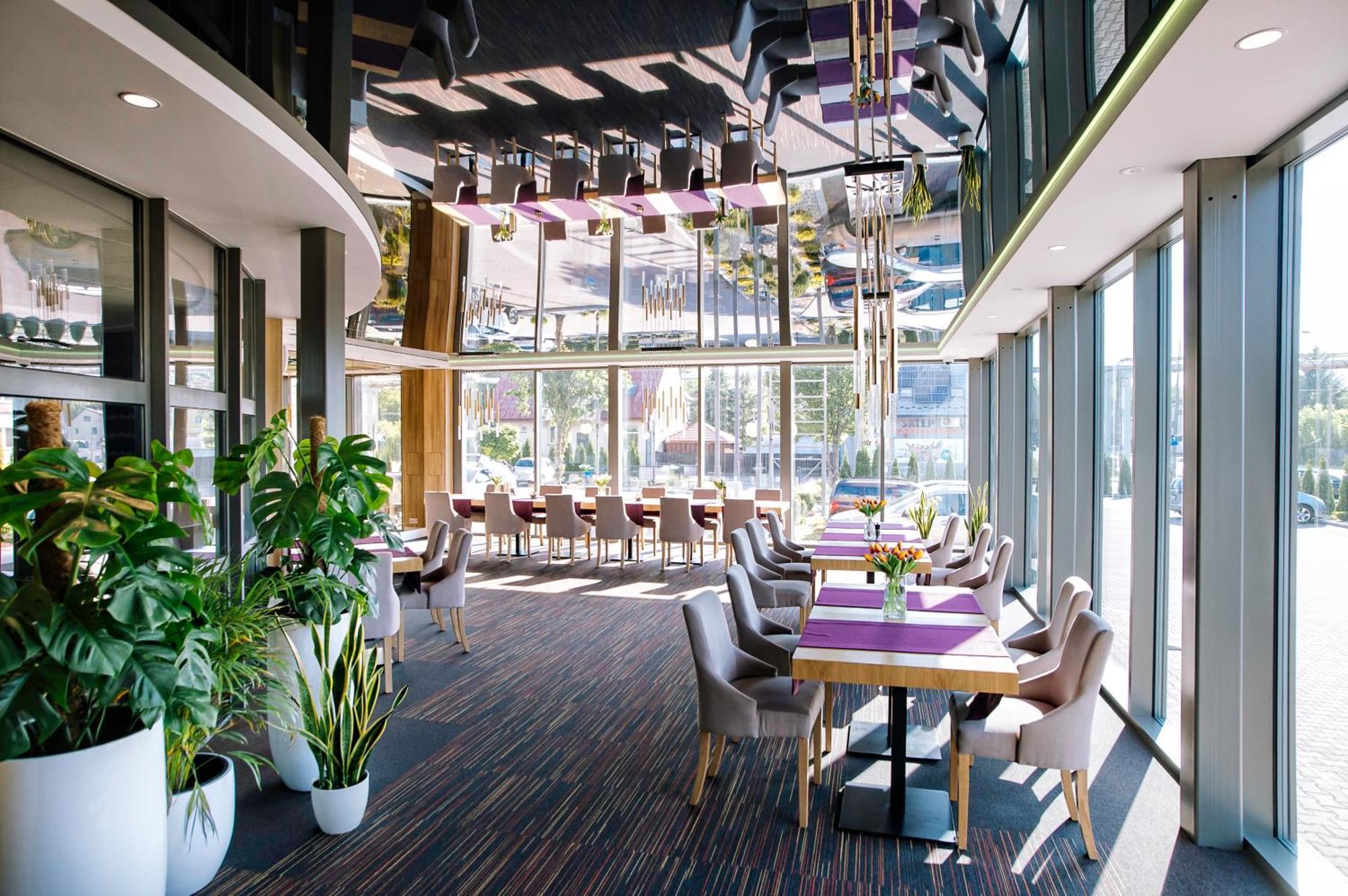 Elba Hotel Ostroleka  Eksteriør billede